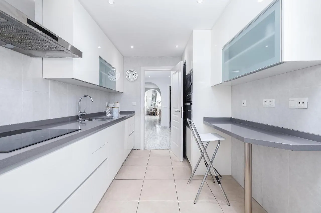 Beautiful 2 Bed Playas Del Duque + Parking Rdr294 Apartment Marbella